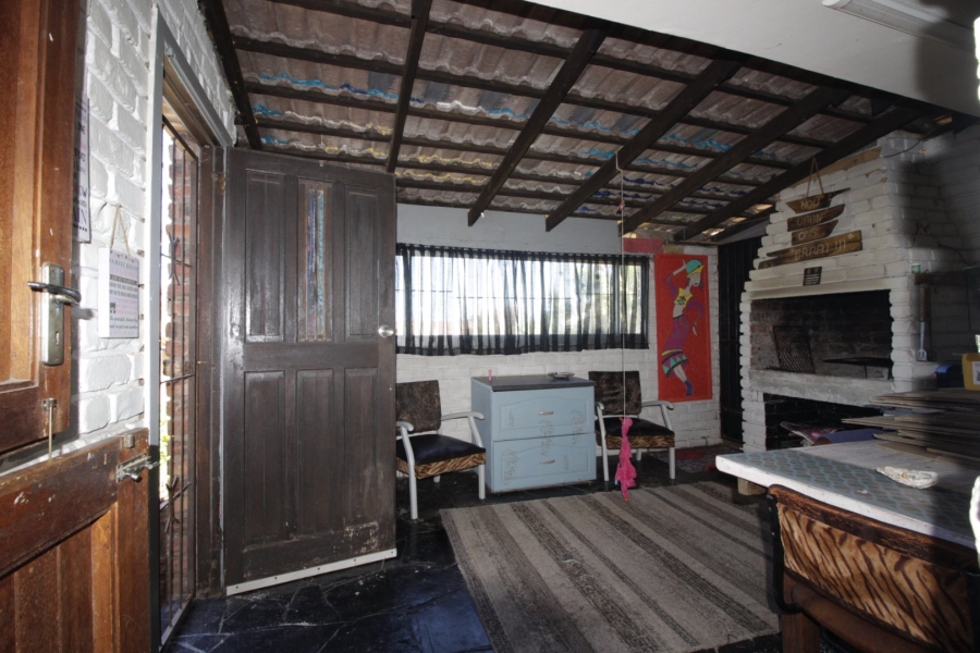 6 Bedroom Property for Sale in Wavecrest Eastern Cape